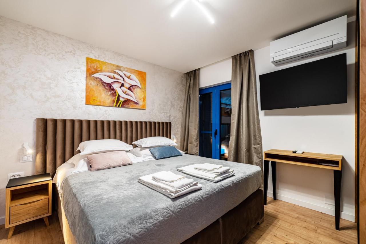Apartment The Luxury Nest - Private Heated Pool