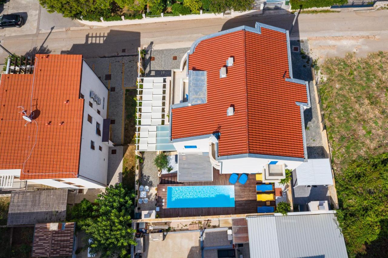The Luxury Nest - Private Heated Pool Apartmán *
